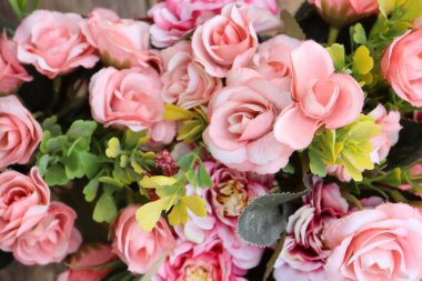 Yapay çiçeklerin en güzeli.