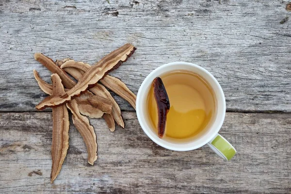 Ganoderma Lucidum Ling Zhi Seta Sobre Fondo Madera — Foto de Stock