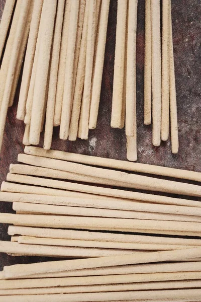 Bruine Indische Wierook Aroma Ontspanning Sticks Achtergrond Textuur — Stockfoto