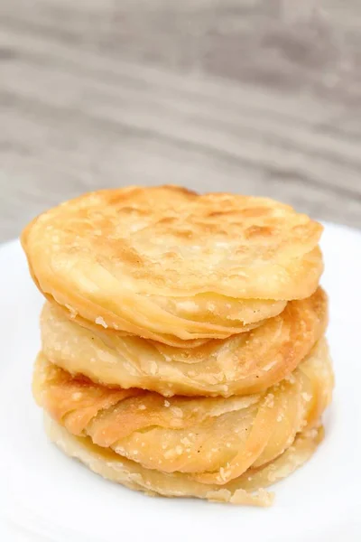 Hotteok Panqueque Postre Coreano Plato Sobre Fondo Mesa Madera — Foto de Stock