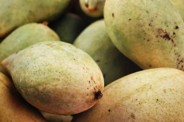 Mango Amarillo Fruta Tropical Asia Comida Sobre Tabla Madera Fondo — Foto de Stock