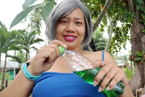 Portrait Asia Woman Drinking Green Soda Soft Drink — Stock Photo, Image