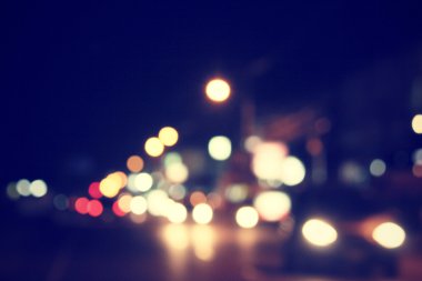 Geceleri araba bulanıklaşıyor.