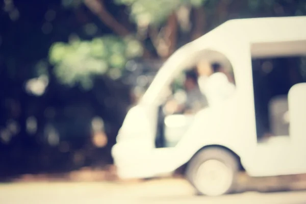 Brouillé de voiture dans le parc — Photo