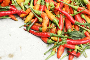 Kırmızı ve yeşil biber