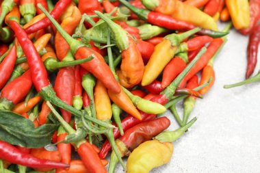 Kırmızı ve yeşil biber