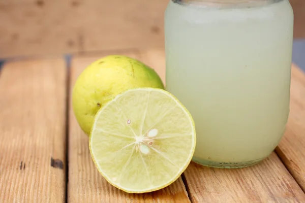 Lemon drink — Stock Photo, Image