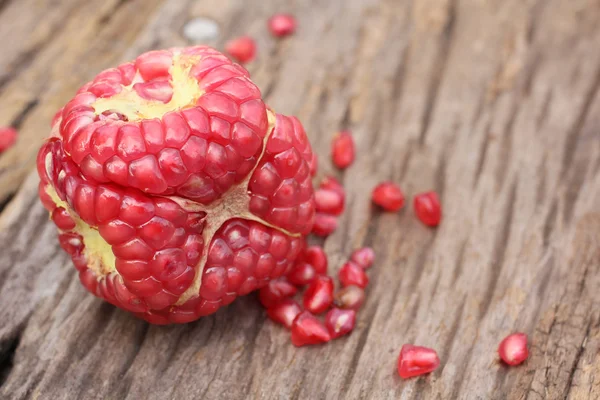 Ripe pomegranate fruit — Stock Photo, Image