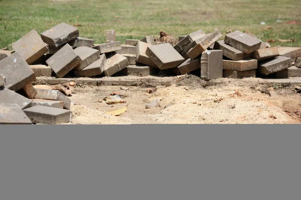 Tijolo cinza para construção — Fotografia de Stock