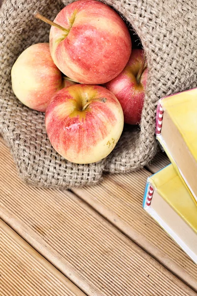 Apples with book — Stock Photo, Image