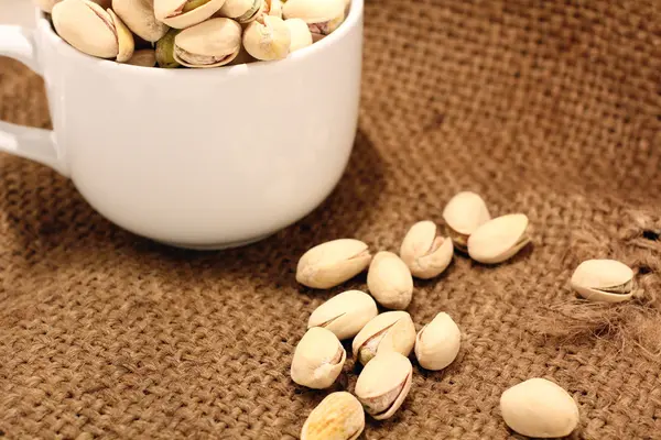 Pistachio nuts — Stock Photo, Image