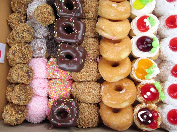 Bunte Donuts. — Stockfoto