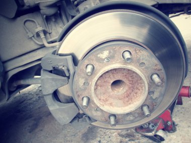 onarım servis istasyonunda tekerlek onay