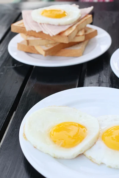 Café da manhã com torrado — Fotografia de Stock