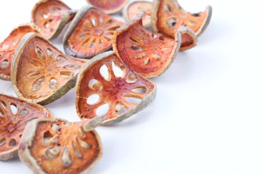 kurutulmuş bael meyve dilimleri