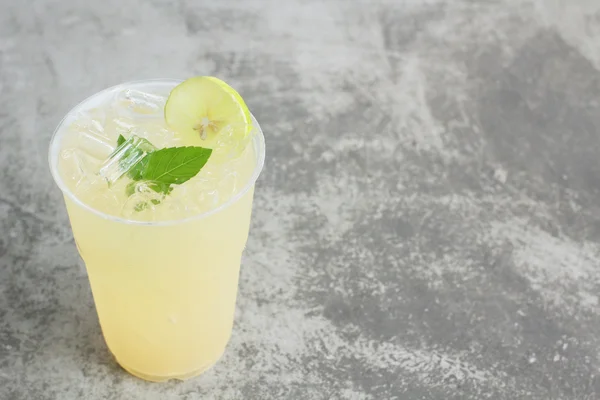 Citronový nápoj — Stock fotografie
