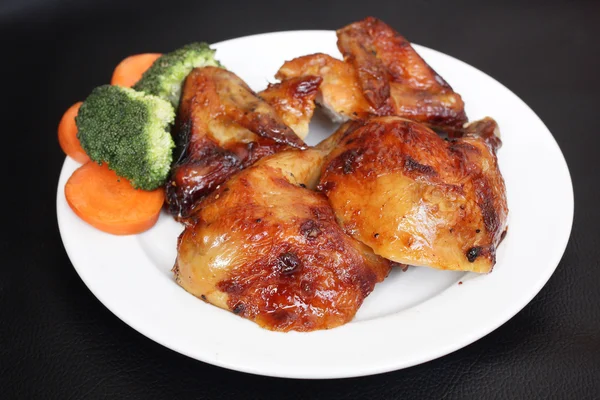 Patas y alas de pollo asado — Foto de Stock