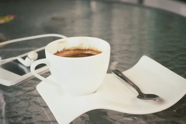 Kahve ile smartphone — Stok fotoğraf