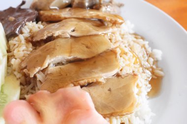 pirinç üzerinde ördek kızartma