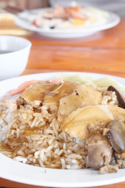 Bebek panggang di atas nasi — Stok Foto
