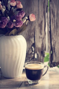 Antika arka plan ile kahve fincanı