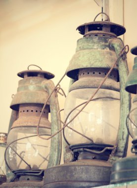 Vintage kirli yağ lambası