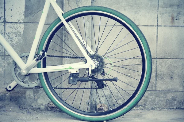 Vintage bicycle wheel — Stock Photo, Image