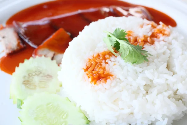 Daging babi panggang merah dengan nasi — Stok Foto