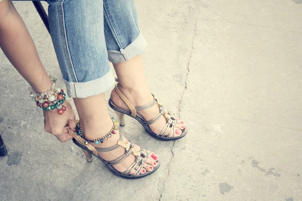 Woman wearing high heels shoes — Stock Photo, Image