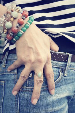 Kot pantolon cebine el ile