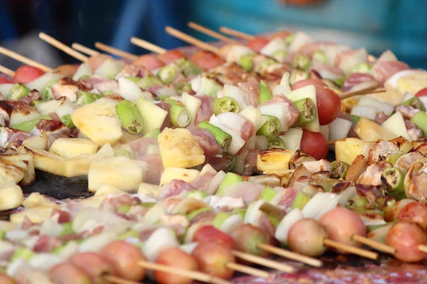 Bbq - raw beef skewers — Stock Photo, Image