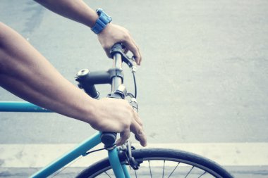 Bisiklet ile el