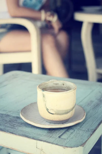 Kafede kahve fincanı — Stok fotoğraf