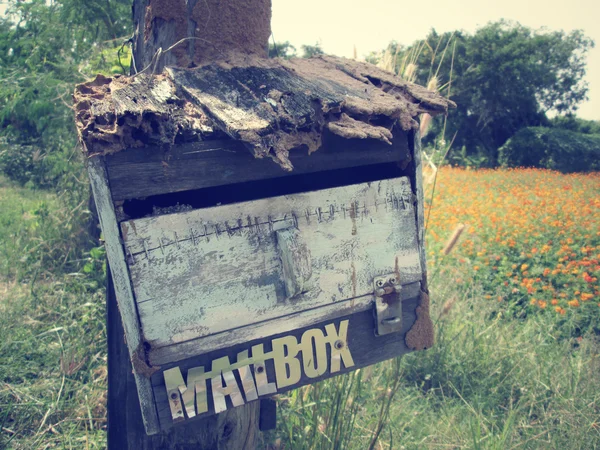 Ancienne boîte aux lettres — Photo