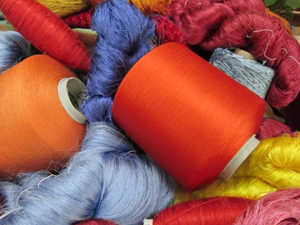 Raw silk thread — Stock Photo, Image