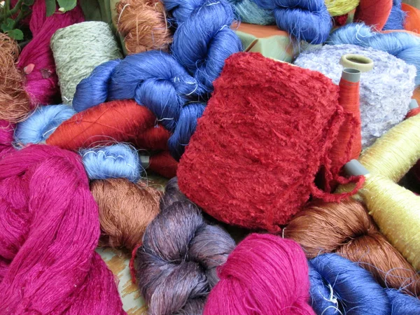 Raw silk thread — Stock Photo, Image