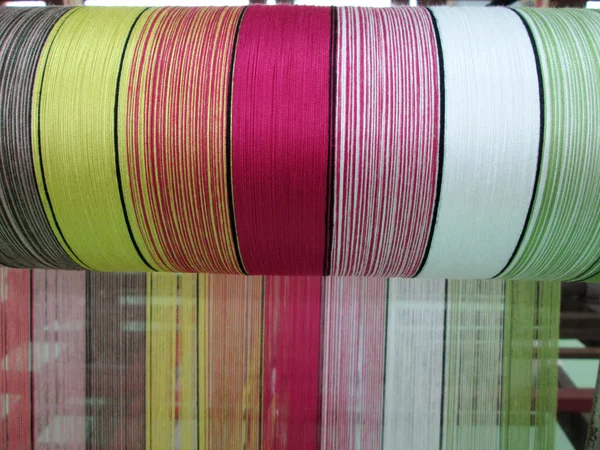 Linha de tecelagem para a indústria têxtil — Fotografia de Stock
