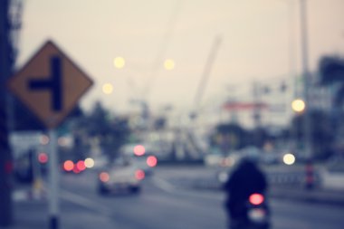 Geceleri araba bulanıklaşıyor.