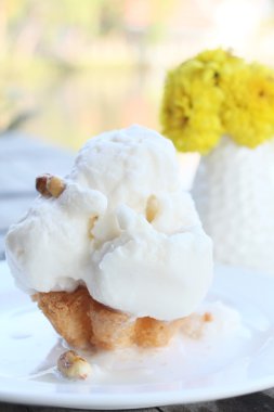 Hindistan cevizi dondurmalı pasta