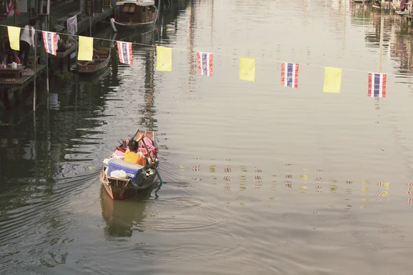 Damnoen saduak mercado flotante, Tailandia — Foto de Stock