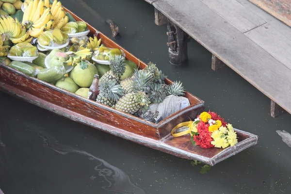 Damnoen saduak plovoucí trh, thailand — Stock fotografie