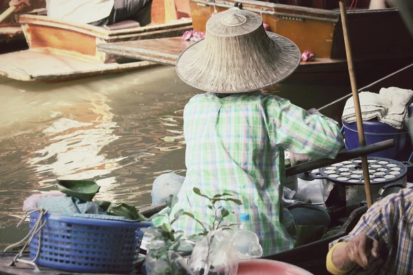 Damnoen saduak mercato galleggiante, Thailandia — Foto Stock