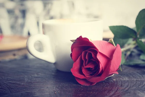 Coffee with red rose — Stock Photo, Image