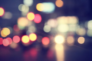 Geceleri araba bulanıklaşıyor.