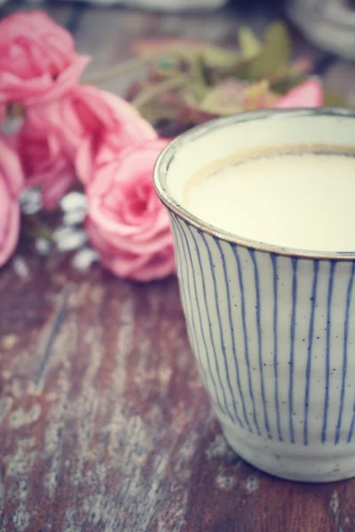 Coffee with roses — Stock Photo, Image