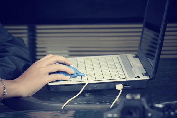 Playing computer — Stock Photo, Image