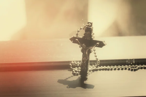 Κολιέ με σταυρό — Φωτογραφία Αρχείου