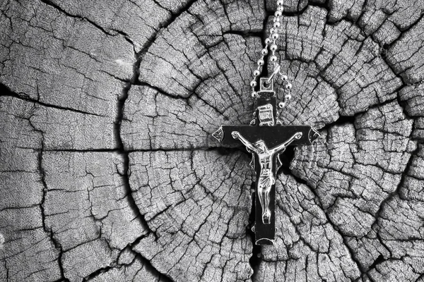 Náhrdelník kříž — Stock fotografie