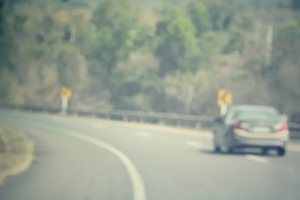 Rozmazané auto na silnici — Stock fotografie