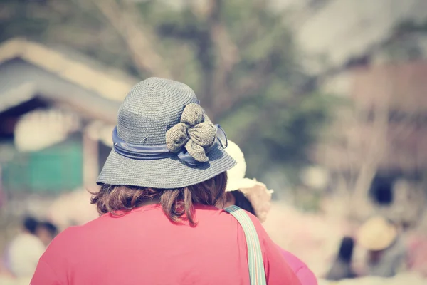 Woman in hat on summer — Stock Photo, Image